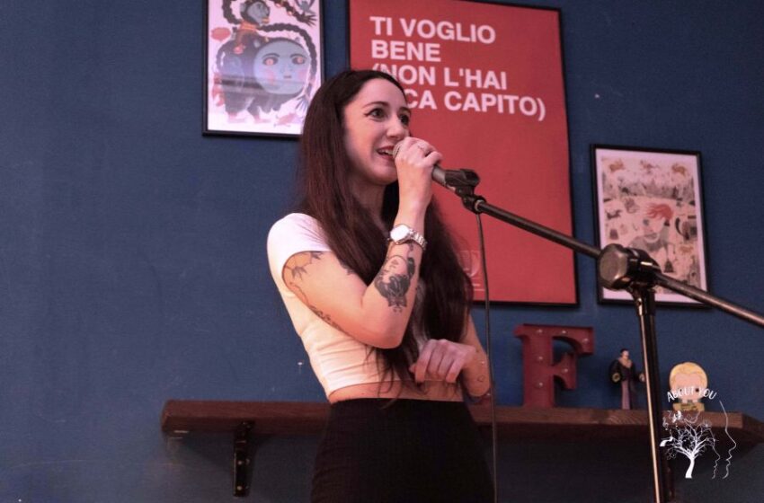  Cecilia Lavatore, la poetry slammer che racconta la ribellione degli oppressi a colpi di versi poetici